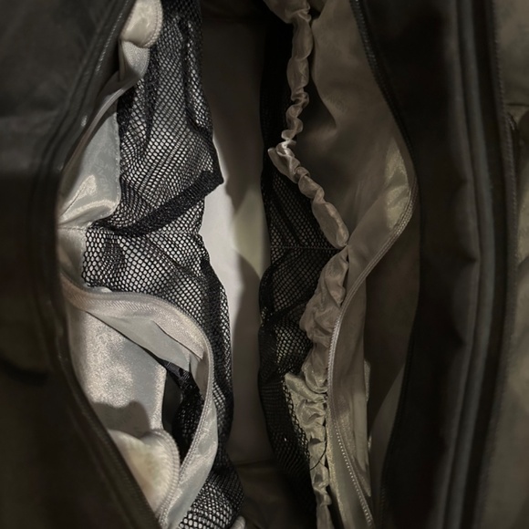 AVENT DIAPER/Bottle Bag.  Black. Maternity - Picture 3 of 8